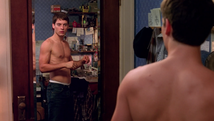 ピーター・パーカー、クモに噛まれスパイダーマンに