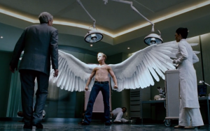 エンジェルは、旧3部作でも登場した同一人物